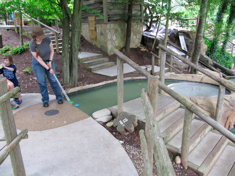 Abby Putts While Rachel Hydrates