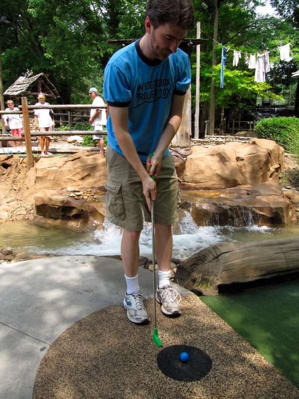 Ike Putts At The First Hole