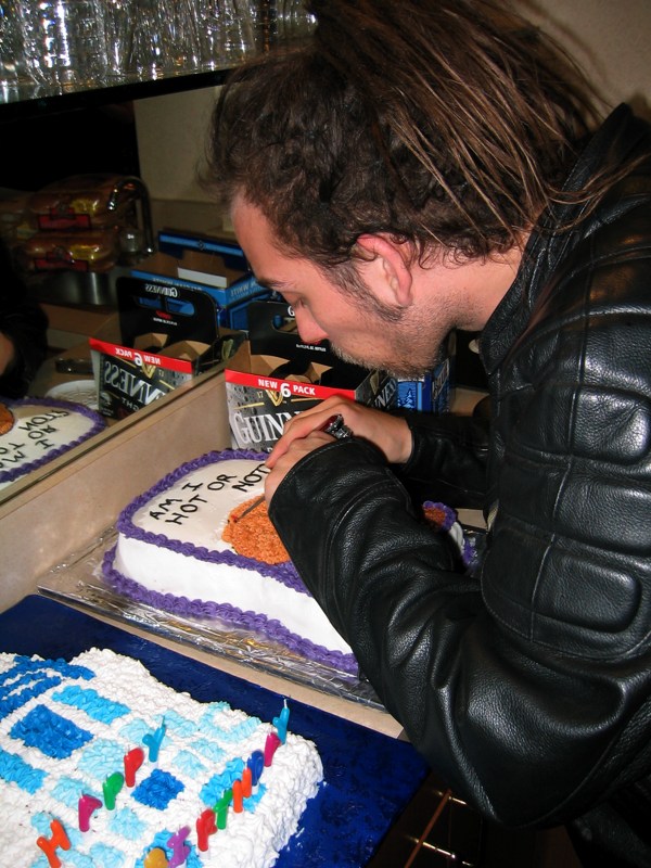 Jarrin "Fixes" A Cake
